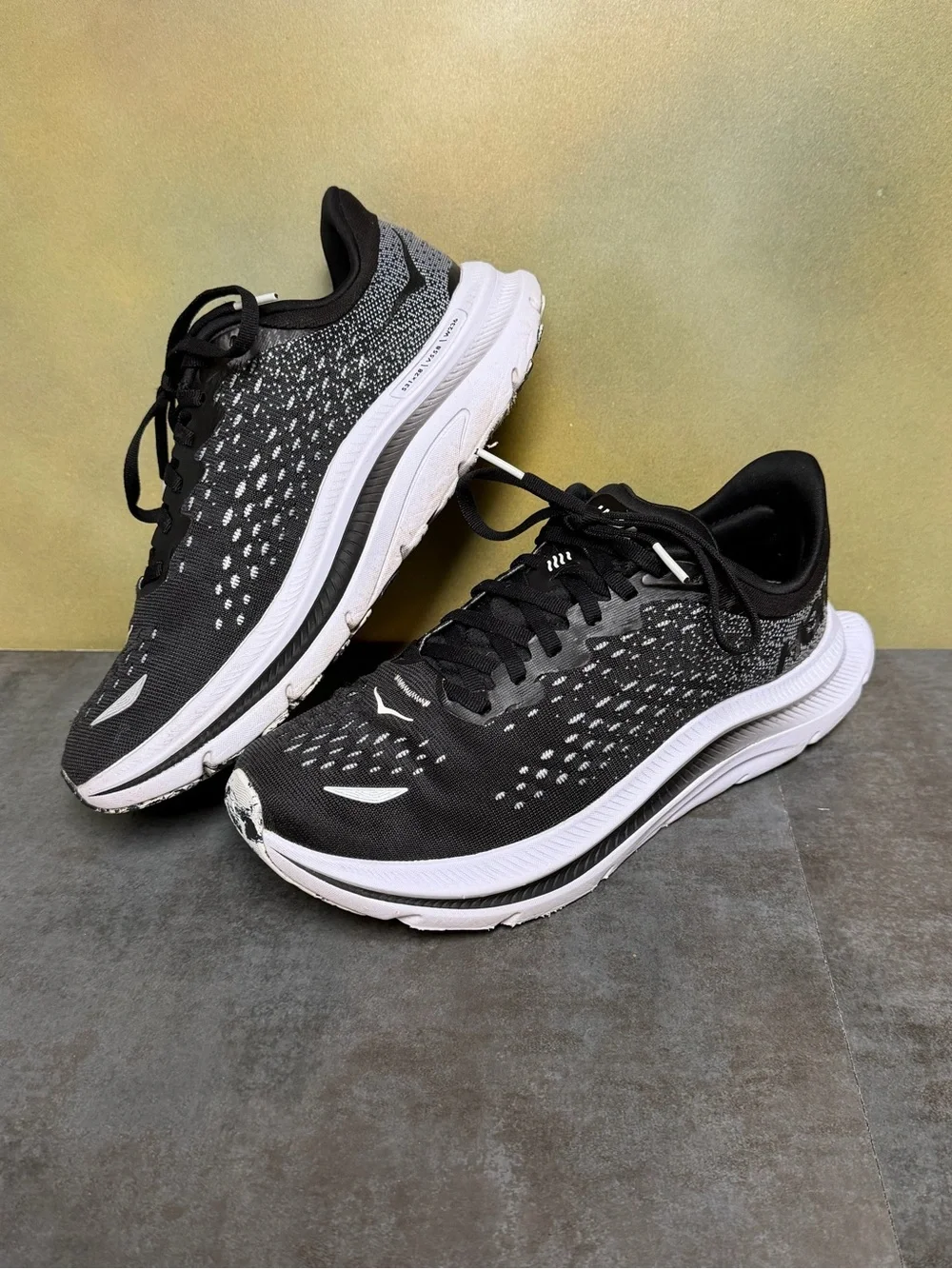 Hoka One One Kawana Women's Black/White Running Shoes Size 8.5B